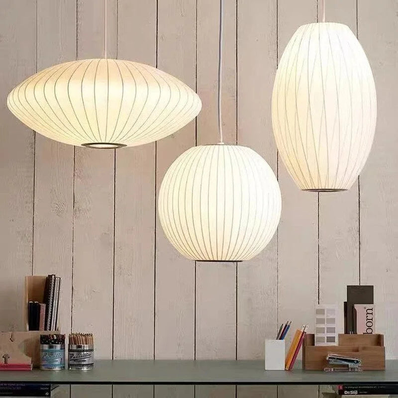 Nelson-Bubble-Pendelleuchte - handgestrickte Seide, weiße LED-Leuchte aus Eisen