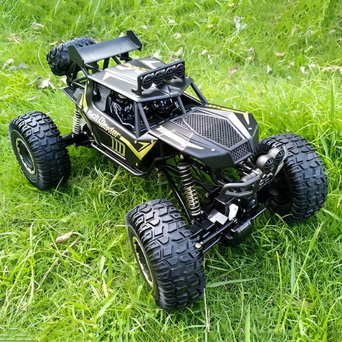 RC monster truck 4WD — kovový podvozek, černá a zlatá