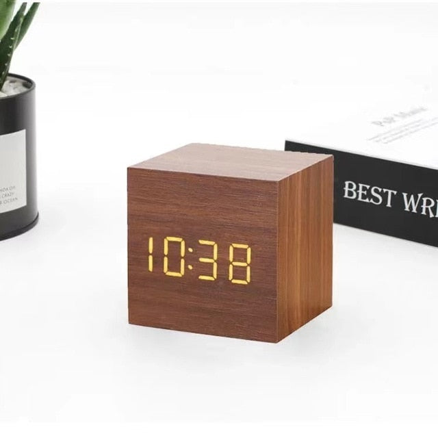 Sveglia cubica LED effetto legno da 6x6x6 cm, nera — Temperatura/funzione snooze