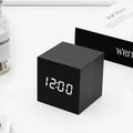 Sveglia cubica LED effetto legno da 6x6x6 cm, nera — Temperatura/funzione snooze