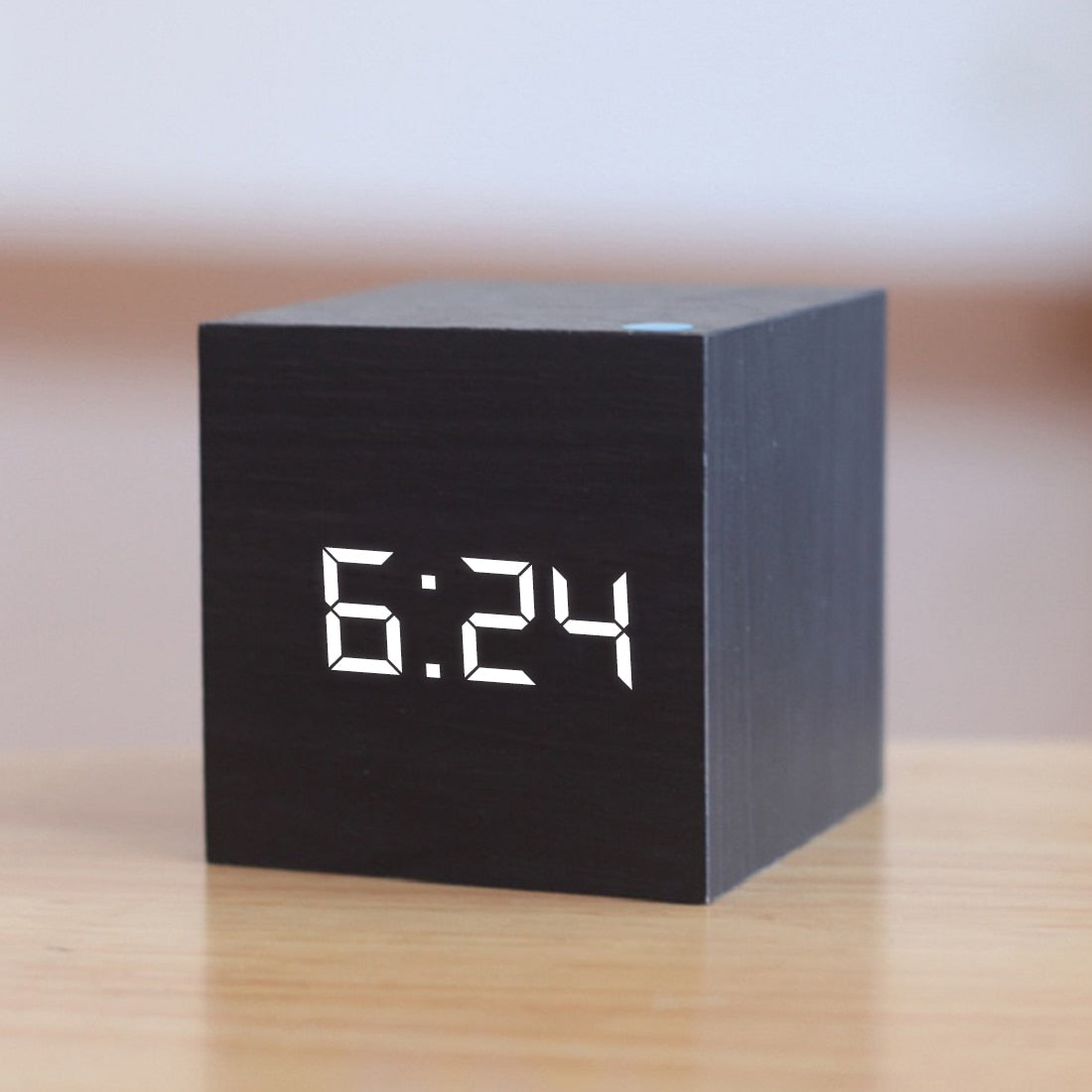 Cyfrowy budzik LED — kwadratowy design, tryb nocny
