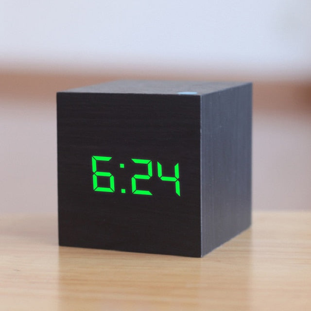 Cyfrowy budzik LED — kwadratowy design, tryb nocny