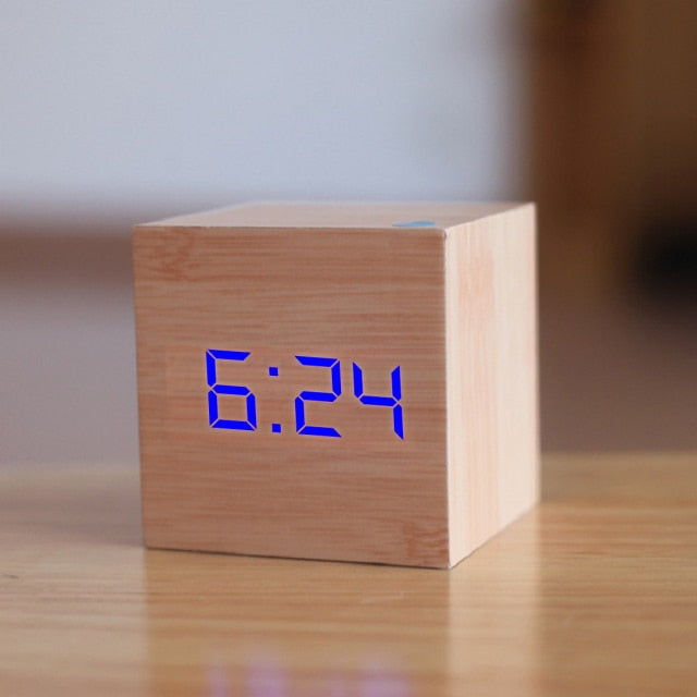 Cyfrowy budzik LED — kwadratowy design, tryb nocny