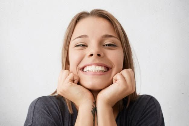 Facettes à l’aspect naturel FLEXIDENT — légères, ajustement réglable à la mâchoire