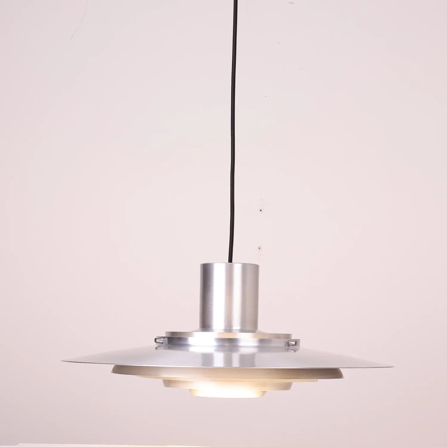 Tiered Dish-Shaped Disc Pendant Light | wildoxy
