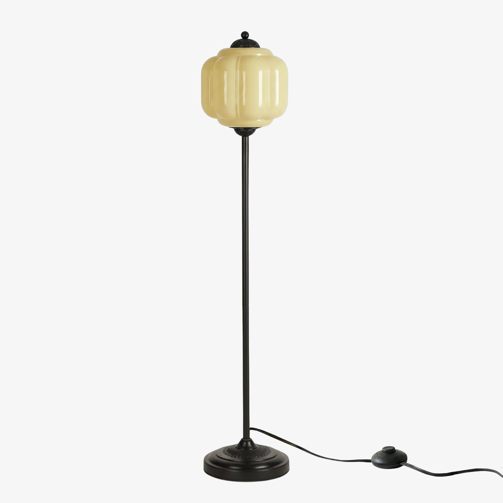 Glas-Stehlampe in Kürbisform — retro-inspirierter organischer Stil